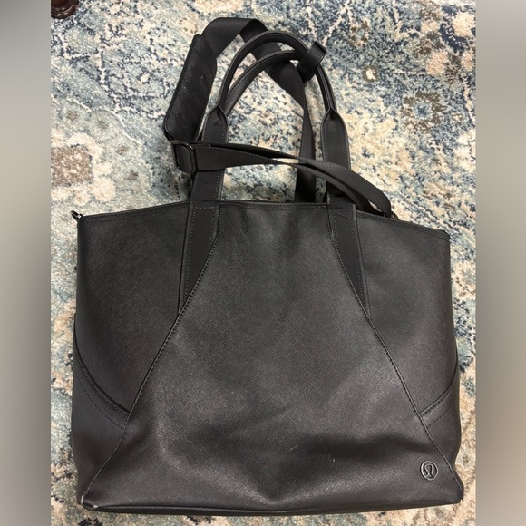 Black Lululemon Go Wild Crossbody/ Handbag - Picture 10 of 13